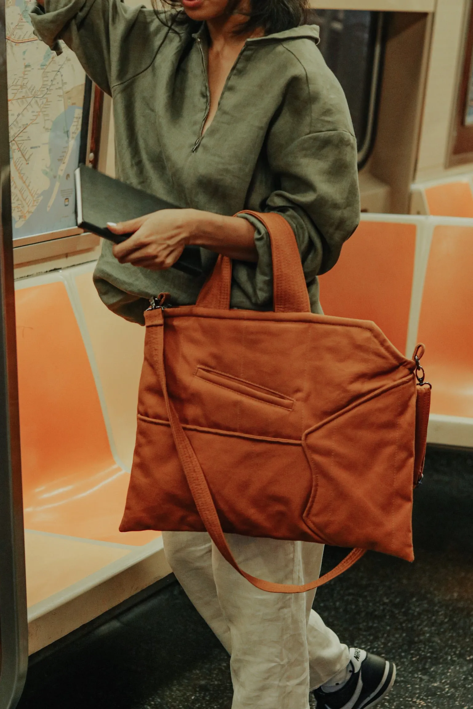 canvas puffer tote with zipper