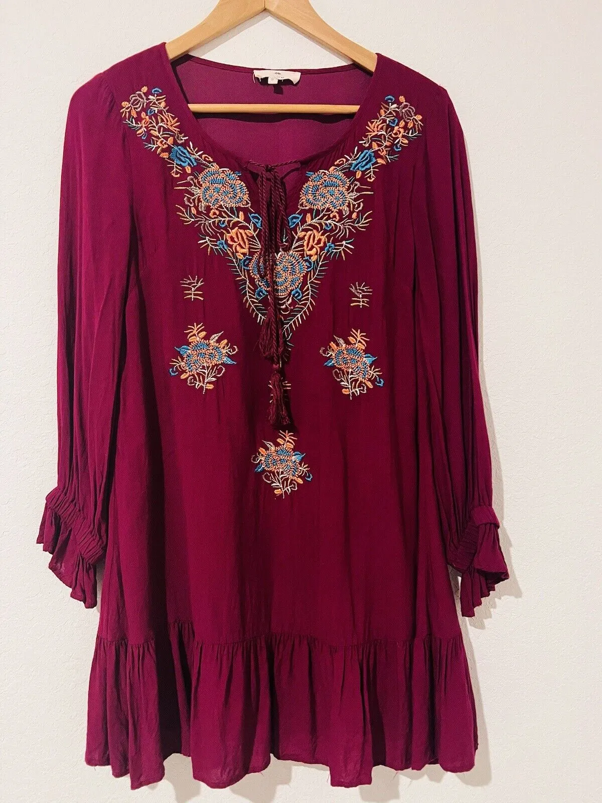 ENTRO Floral Embroidered Tunic Dress Sz S Burgundy Western Swingy Flowy Tie Neck