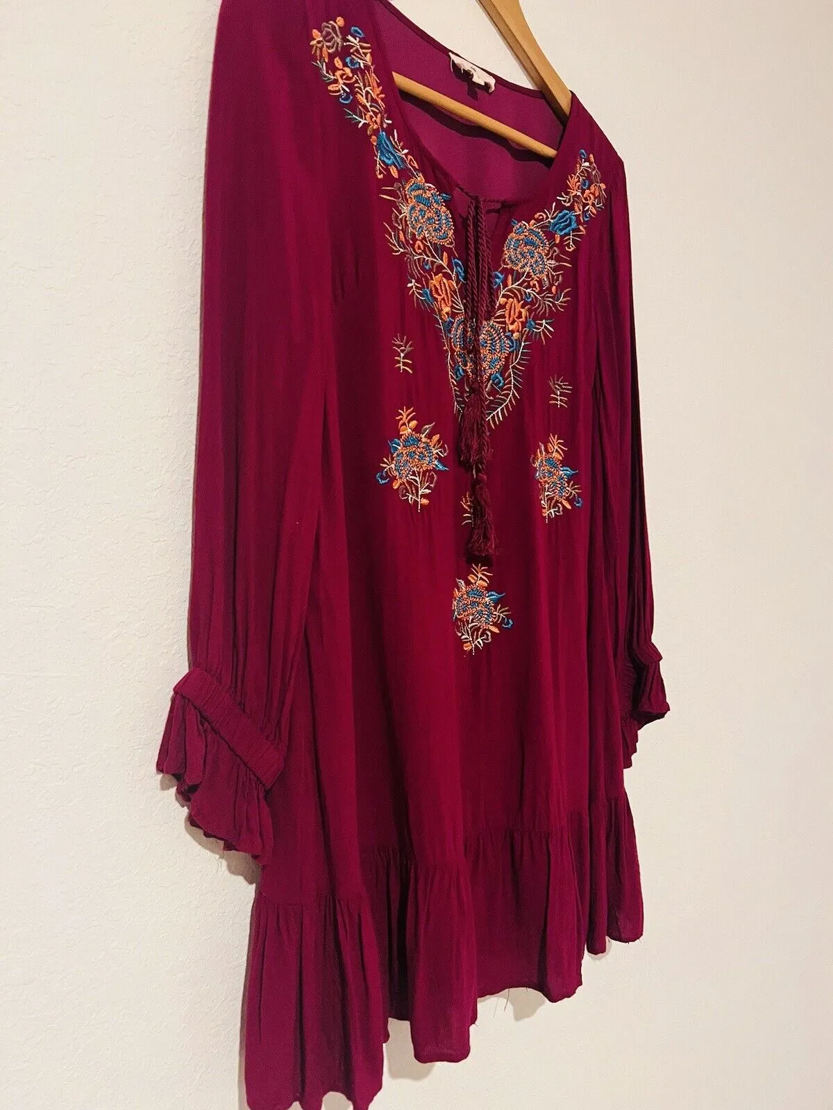 ENTRO Floral Embroidered Tunic Dress Sz S Burgundy Western Swingy Flowy Tie Neck