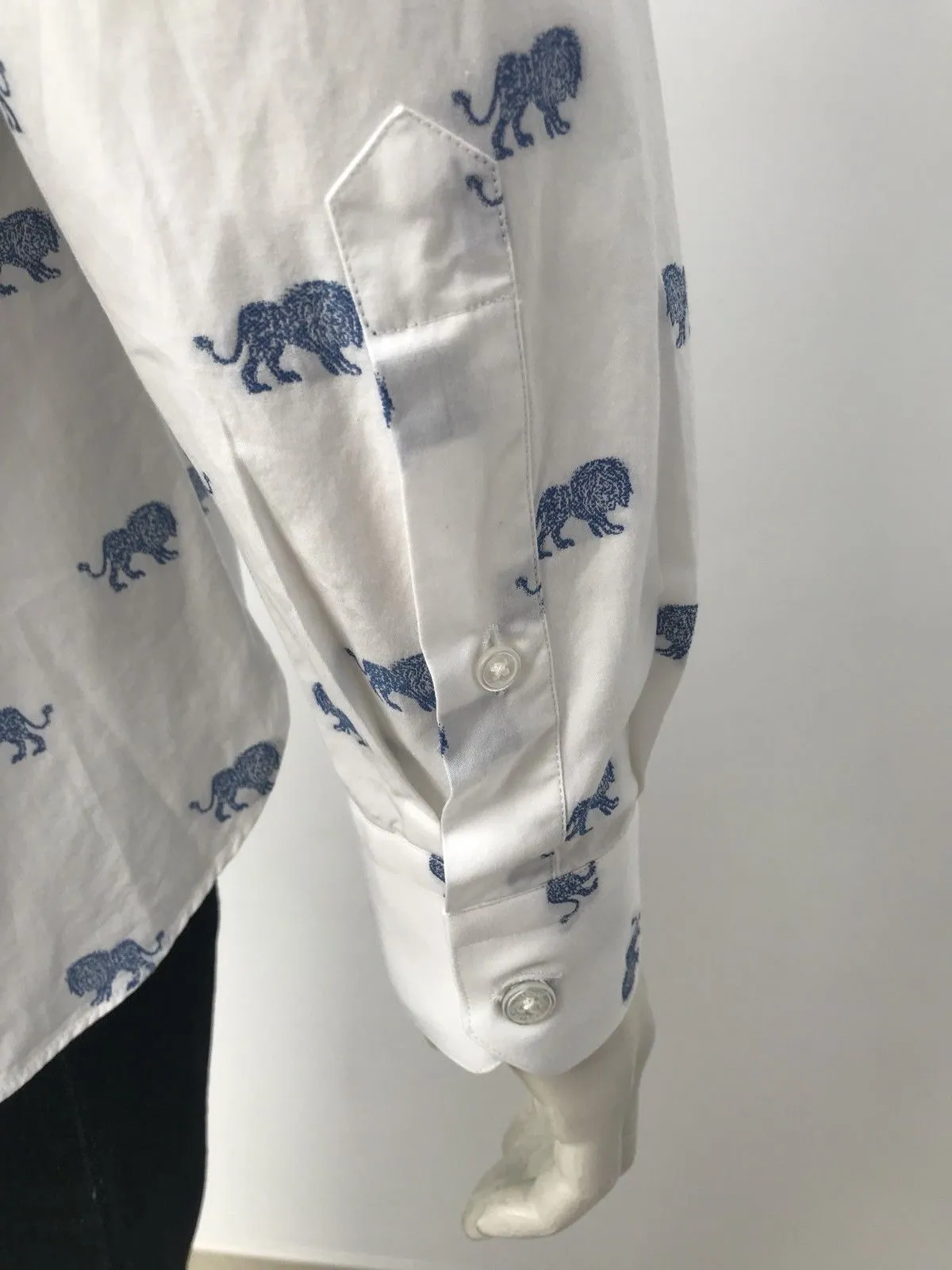 Limited Emblem Lion Shirt