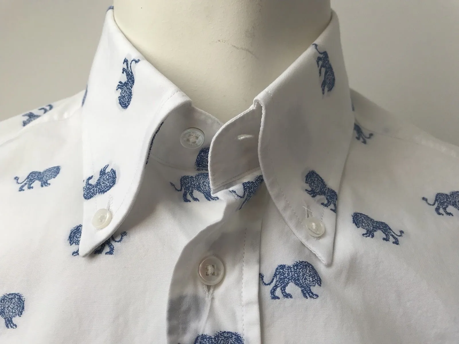 Limited Emblem Lion Shirt