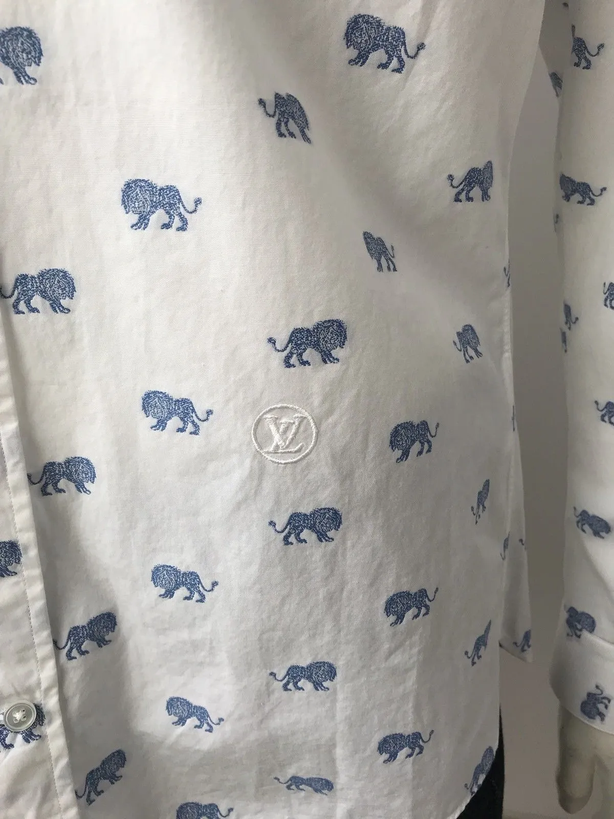 Limited Emblem Lion Shirt