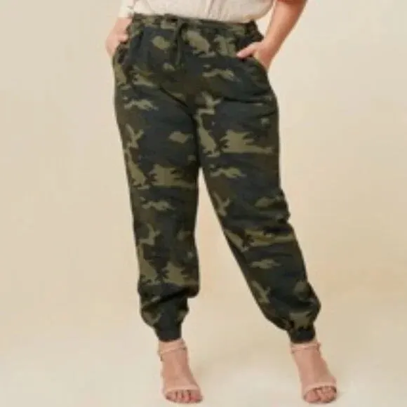 Preloved* Hayden Camo Drawstring Joggers - 2X (18/20)
