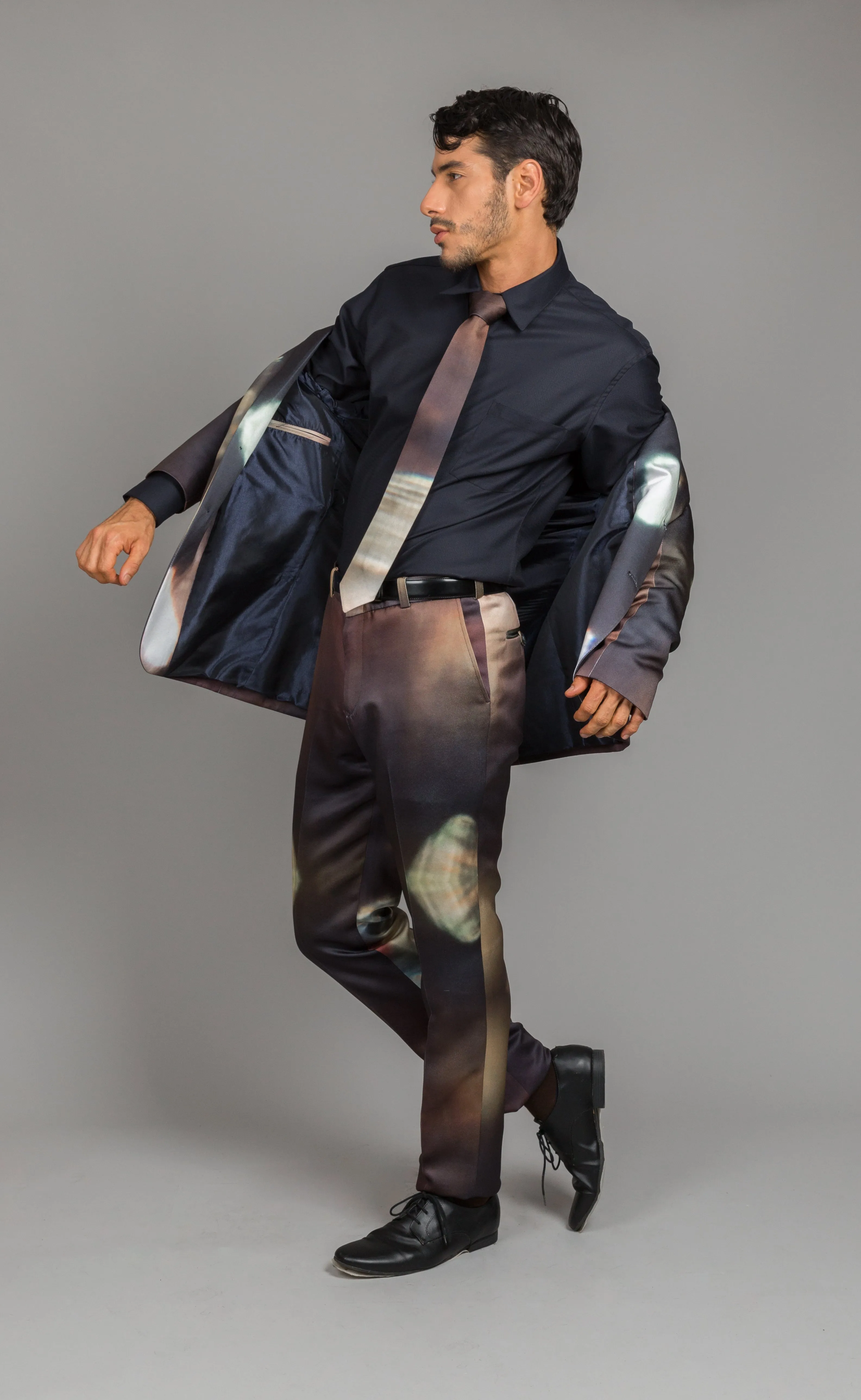Print suit in reflection