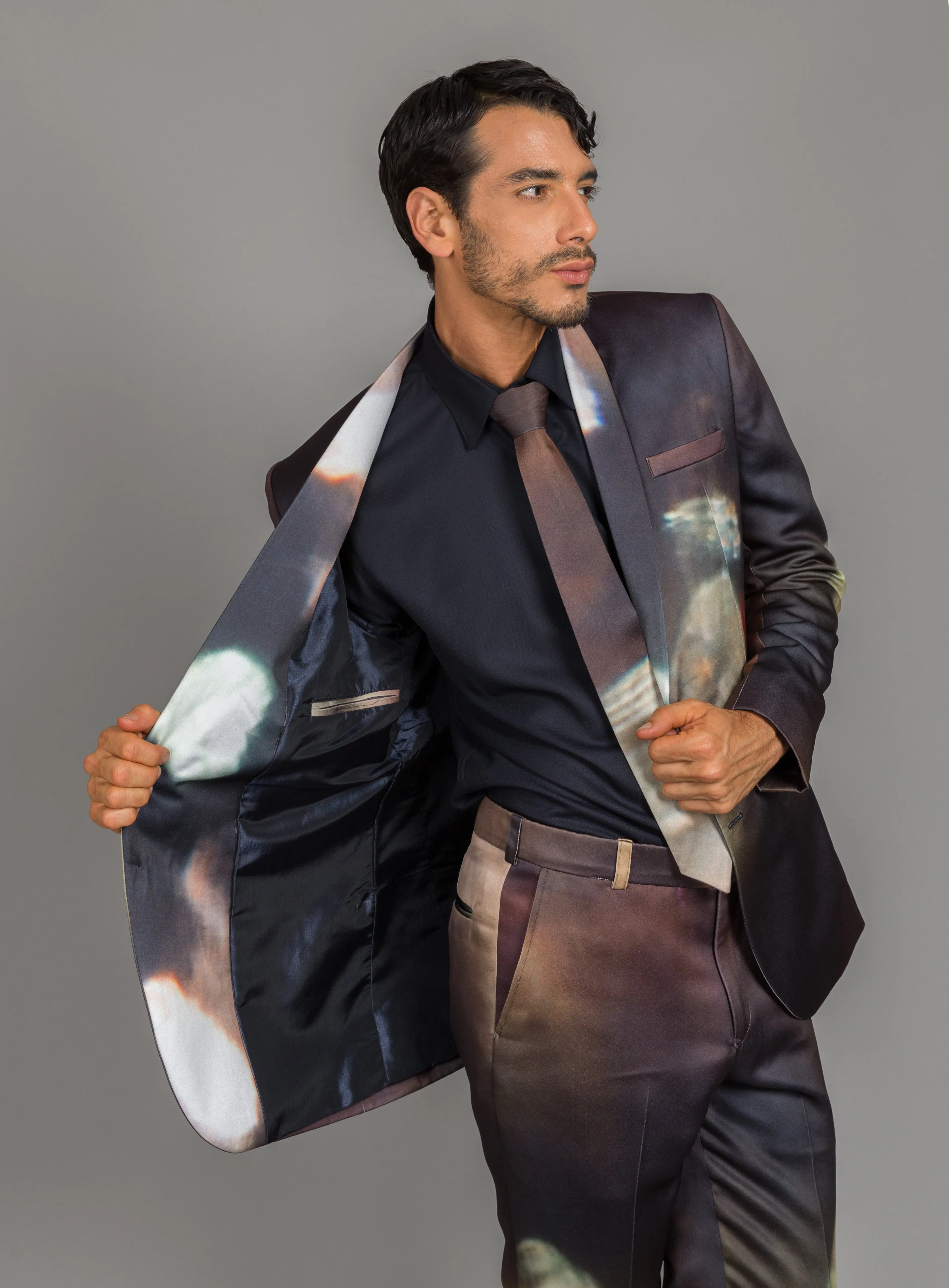 Print suit in reflection