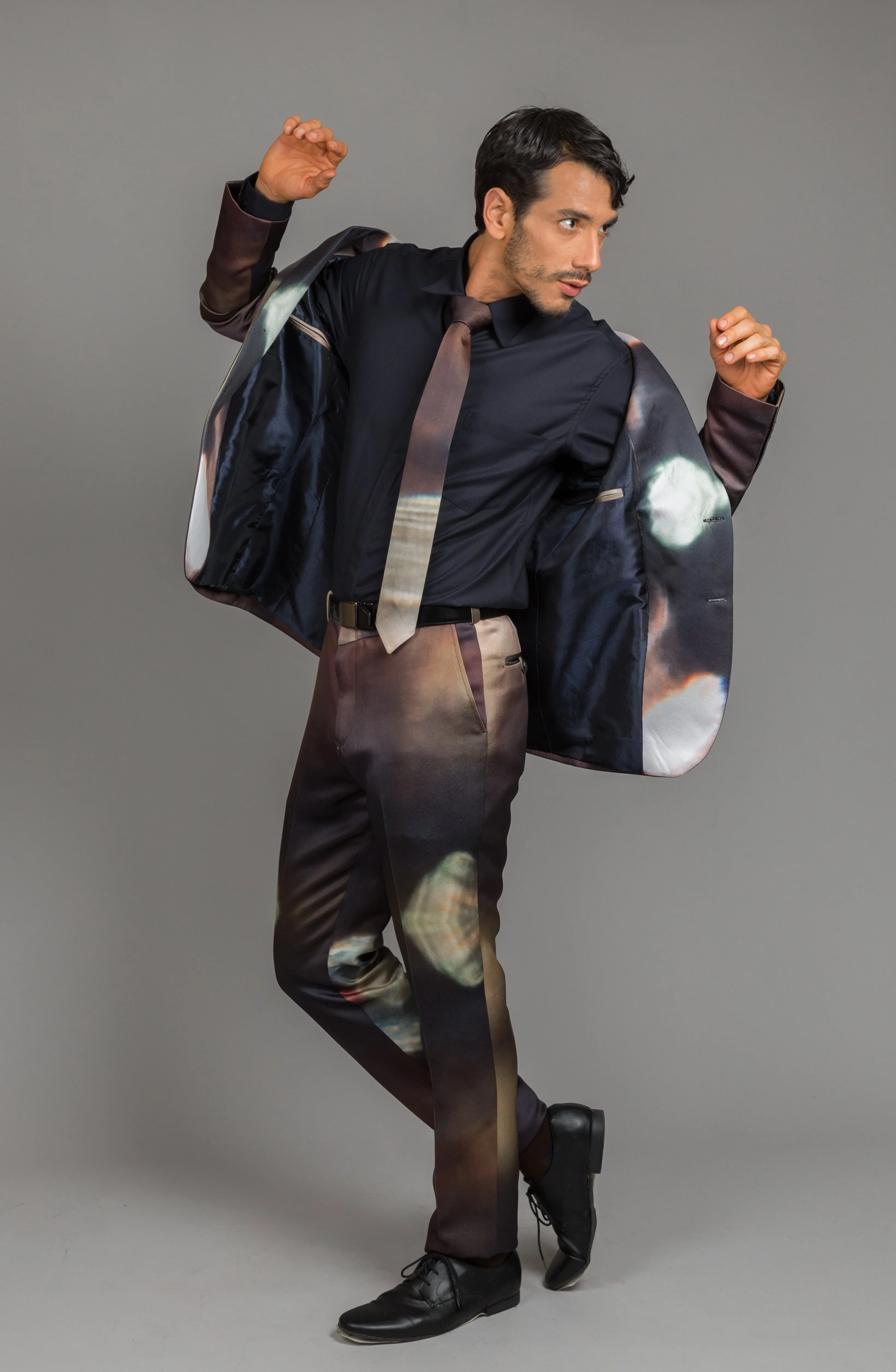 Print suit in reflection