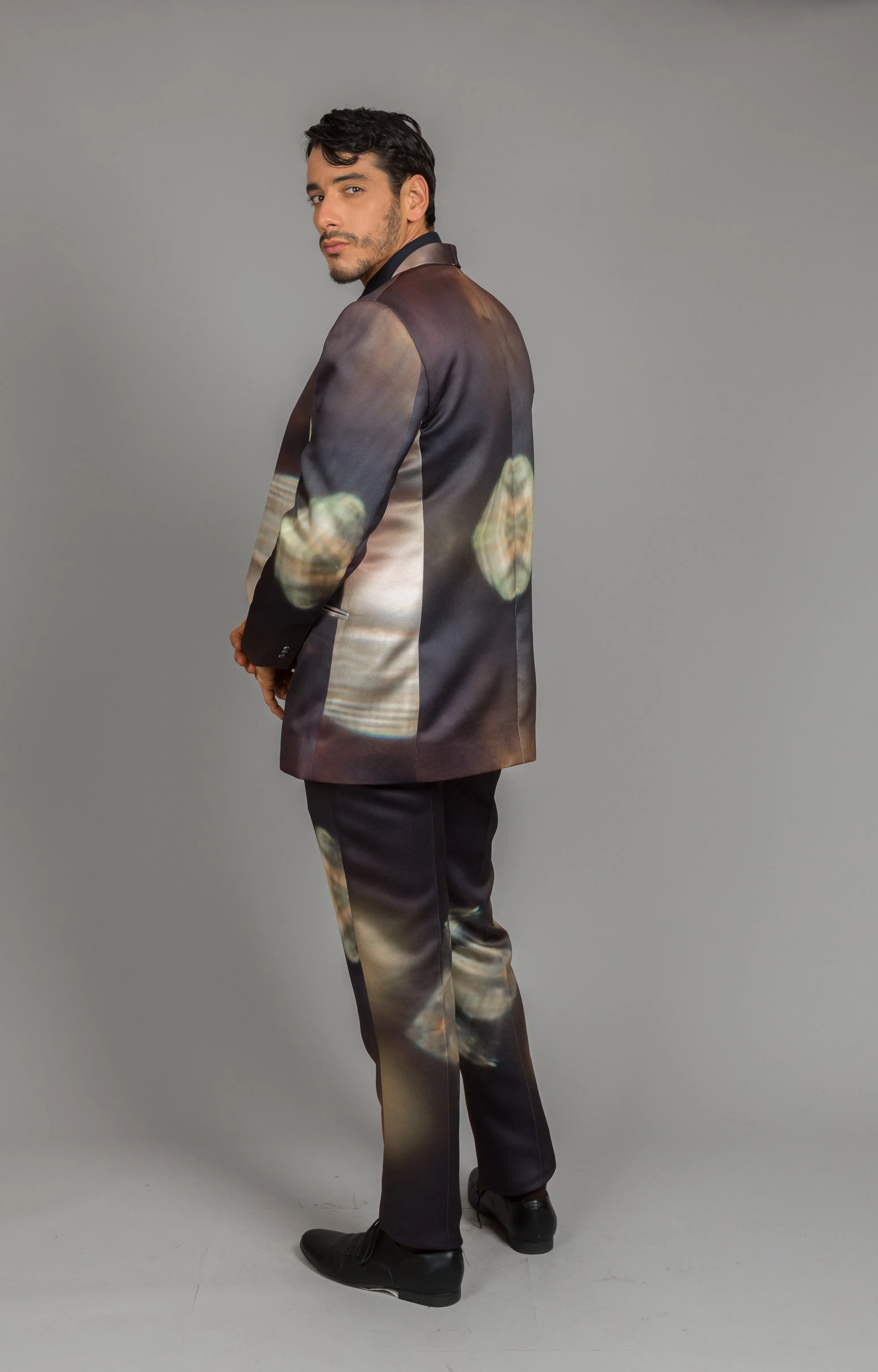 Print suit in reflection